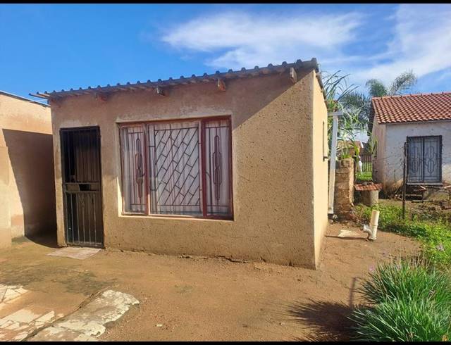 2 BEDROOM HOUSE FOR SALE IN SOSHANGUVE XX